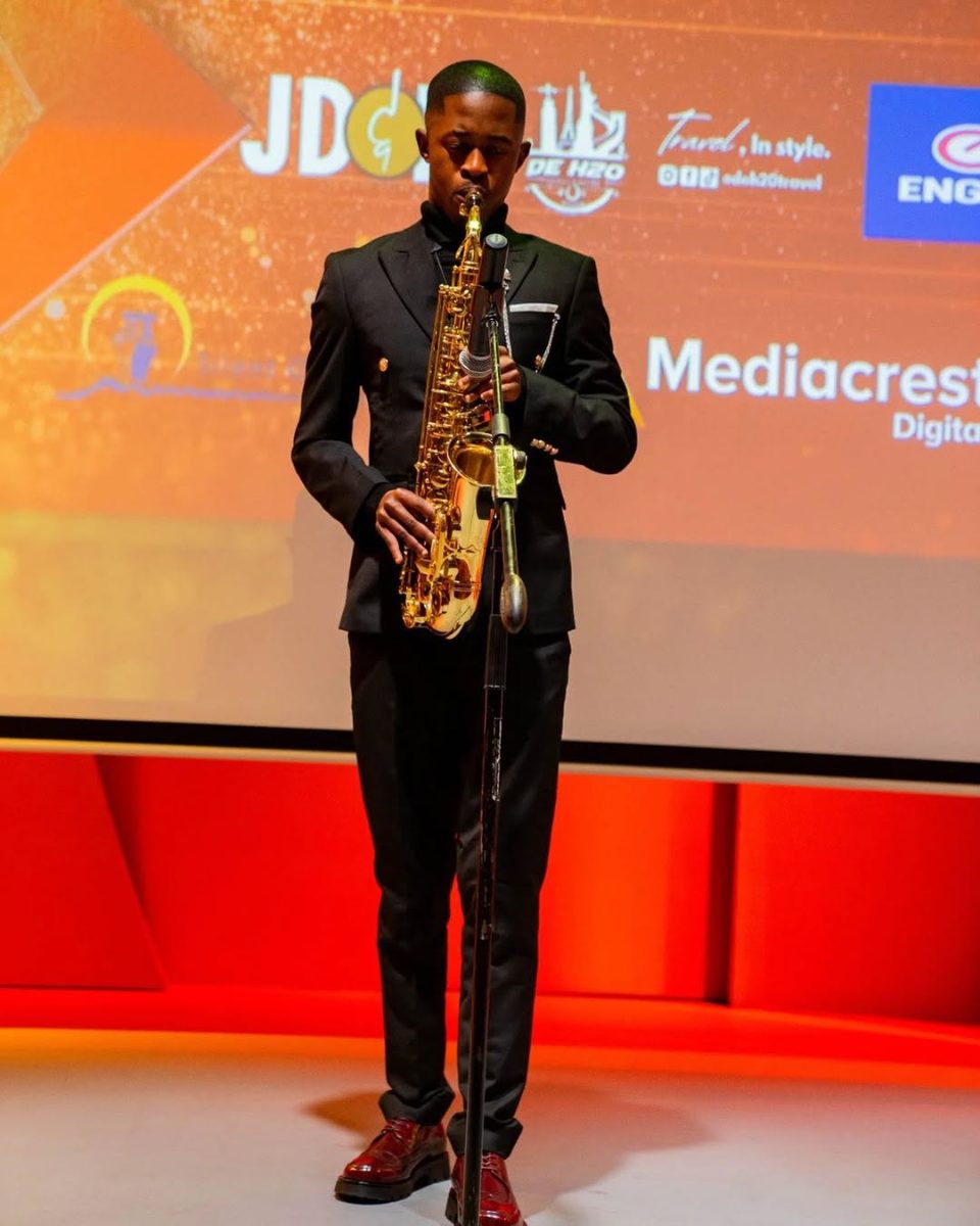 DOSKIIEY SAX SA - DJs in Gauteng - photo 1 of 5