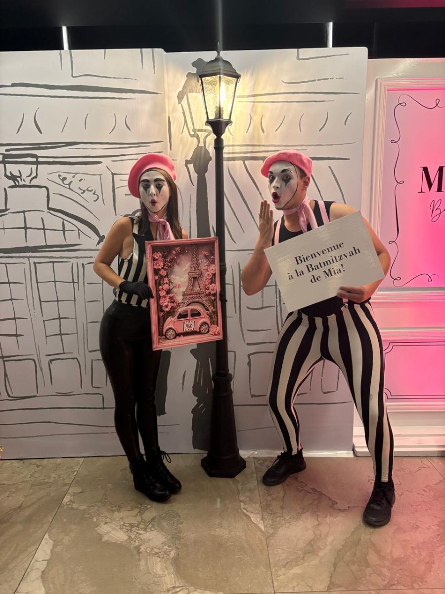 Parisian Mime - Specialty Performers in International