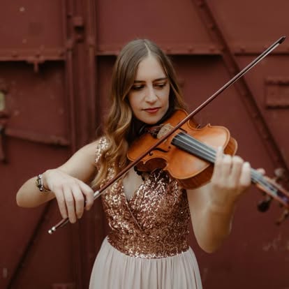 Siobhan Lloyd-Jones Violinist - Musicians & Bands in Gauteng - photo 1 of 6